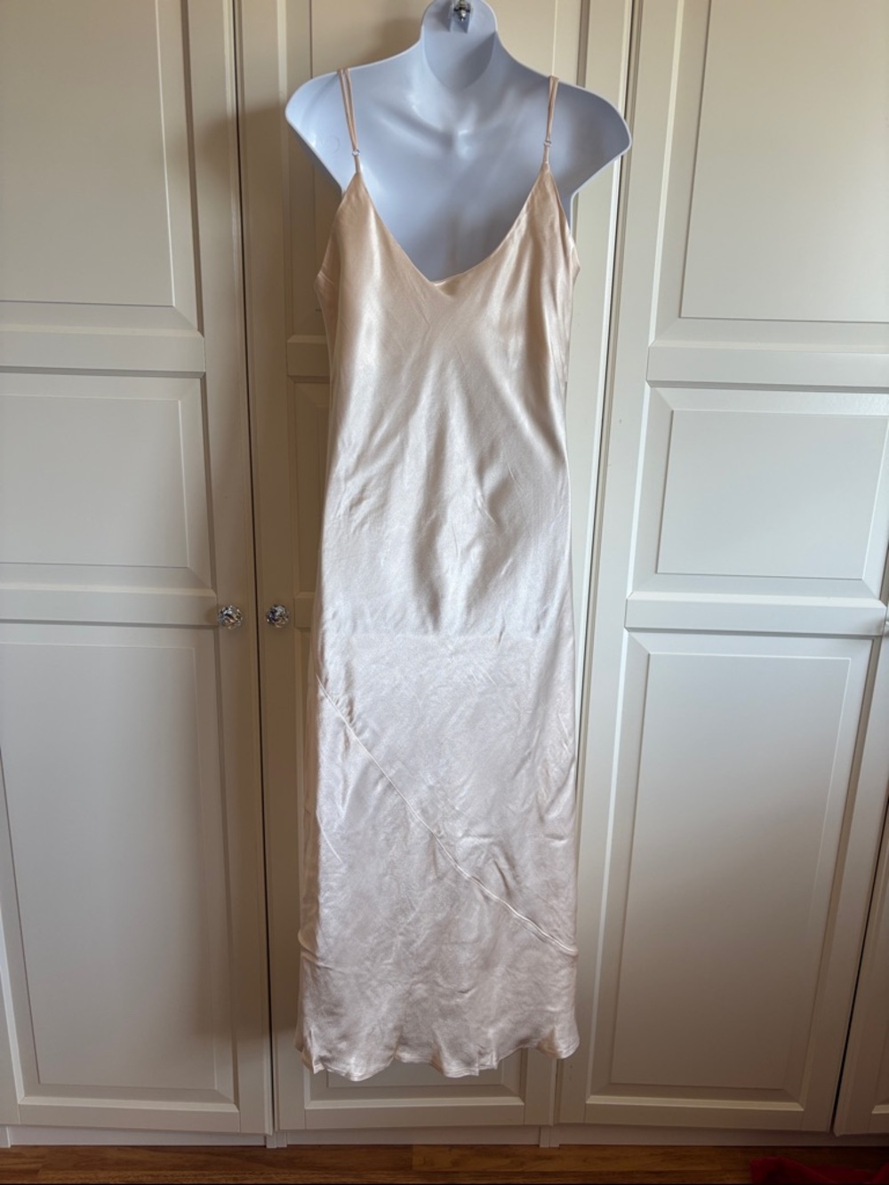 Park & Fifth satin slip midi dress. Color is  champagne, size extra large. - Picture 8 of 15
